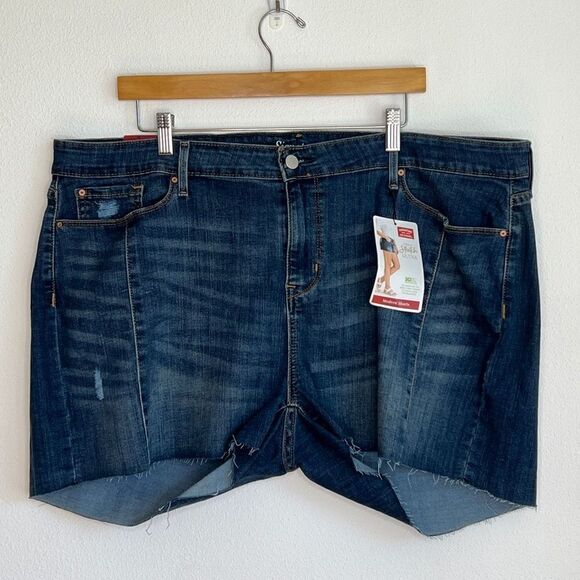 Levi’s Signature Modern Shorts Medium Wash Denim - 22 - New - Picture 2 of 11
